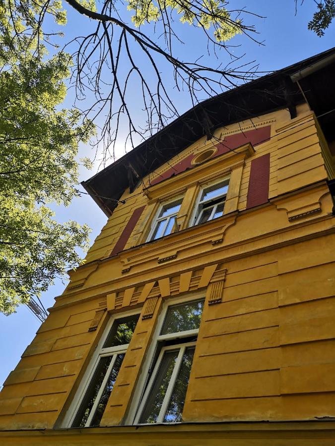 Хостел Vila Veselova, Ljubljana City Center Экстерьер фото